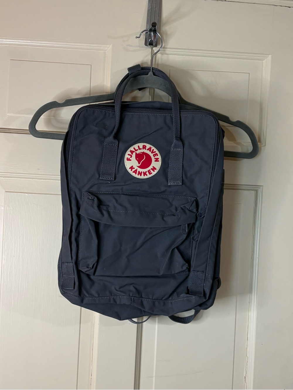 Fjallraven Classic Kanken Backpack Super Grey 23510 NWOT - Picture 10 of 10